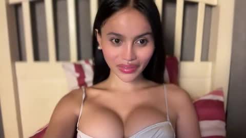 Snapshot of webcammaggie chatting on 12/23/25, 08:23 Maggie online show from 12/23/25, 08:23