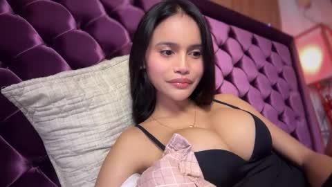 Snapshot of webcammaggie chatting on 03/26/26, 04:34 Maggie online show from 03/26/26, 04:34