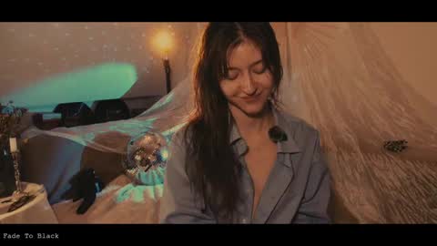 Snapshot of webcora chatting on 04/16/26, 09:39 Coraline online show from 04/16/26, 09:39