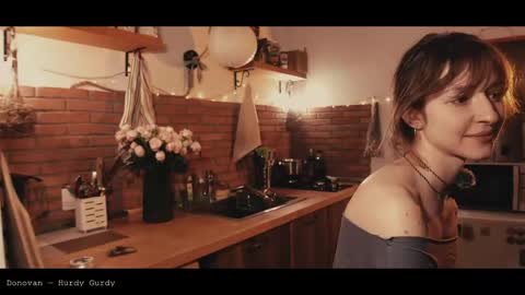 Snapshot of webcora chatting on 04/22/26, 05:47 Coraline online show from 04/22/26, 05:47