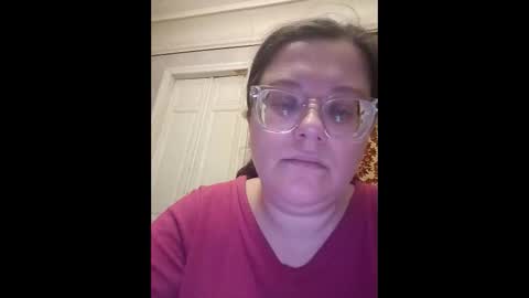 Snapshot of webgirl2 chatting on 10/10/25, 04:50 Marina online show from 10/10/25, 04:50