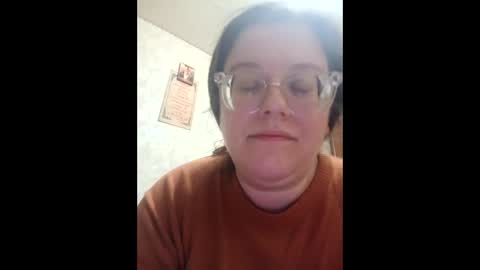 Snapshot of webgirl2 chatting on 10/16/25, 09:27 Marina online show from 10/16/25, 09:27