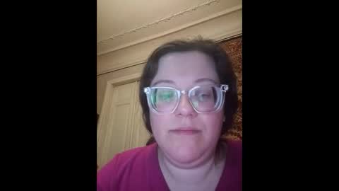 Snapshot of webgirl2 chatting on 10/28/25, 12:03 Marina online show from 10/28/25, 12:03