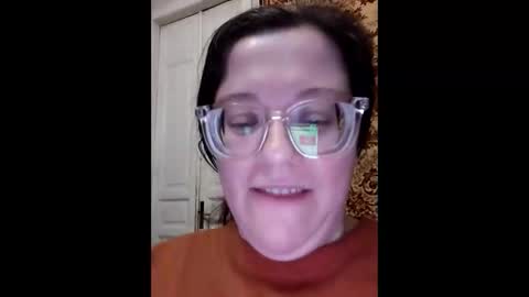 Snapshot of webgirl2 chatting on 10/29/25, 12:02 Marina online show from 10/29/25, 12:02