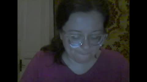 Snapshot of webgirl2 chatting on 11/11/25, 04:18 Marina online show from 11/11/25, 04:18