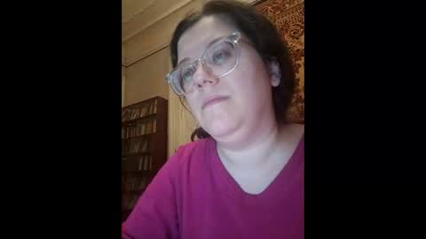 Snapshot of webgirl2 chatting on 11/21/25, 11:36 Marina online show from 11/21/25, 11:36