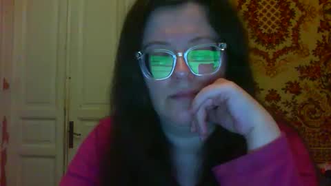 Snapshot of webgirl2 chatting on 11/27/25, 03:14 Marina online show from 11/27/25, 03:14