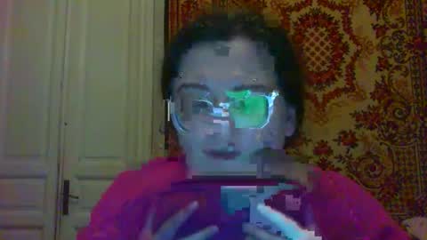 Snapshot of webgirl2 chatting on 11/28/25, 08:11 Marina online show from 11/28/25, 08:11