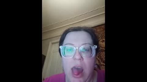 Snapshot of webgirl2 chatting on 04/18/26, 08:53 Marina online show from 04/18/26, 08:53
