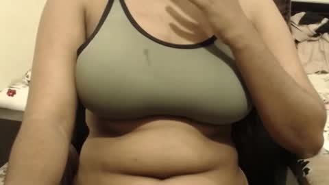 Snapshot of webshowxxx chatting on 11/04/25, 10:03 mina online show from 11/04/25, 10:03