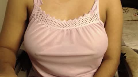 Snapshot of webshowxxx chatting on 11/18/25, 10:31 mina online show from 11/18/25, 10:31