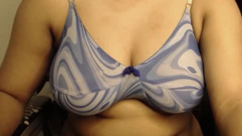 Snapshot of webshowxxx chatting on 12/16/25, 07:02 mina online show from 12/16/25, 07:02