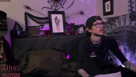 Snapshot of webz_and_kordz chatting on 04/26/26, 07:28 WebzKordz online show from 04/26/26, 07:28