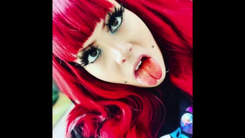 Snapshot of wednesdayhill chatting on 12/30/24, 04:42 Wednesday online show from 12/30/24, 04:42