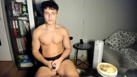 Snapshot of wee_willy_winky chatting on 06/24/26, 01:15 wee_willy_winky online show from 06/24/26, 01:15