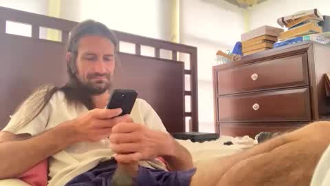 Snapshot of weedwacker43 chatting on 11/27/25, 02:08 weedwacker43 online show from 11/27/25, 02:08