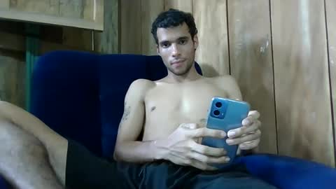 Snapshot of weedysmoky chatting on 09/08/25, 04:17 weedysmoky online show from 09/08/25, 04:17