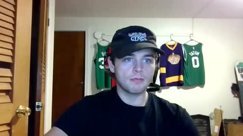 Snapshot of weenskir chatting on 04/18/26, 02:15 weenskir online show from 04/18/26, 02:15