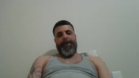 Snapshot of weezy210 chatting on 05/02/26, 02:05 Weezy online show from 05/02/26, 02:05