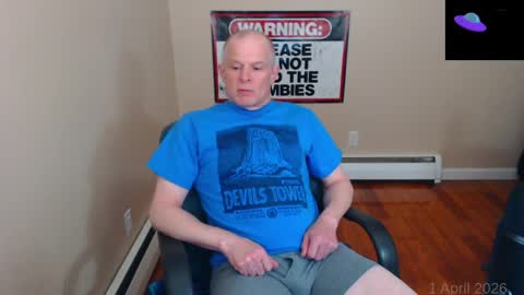 Snapshot of weird_chris chatting on 04/01/26, 11:57 Chris online show from 04/01/26, 11:57