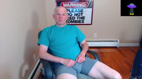 Snapshot of weird_chris chatting on 06/17/26, 11:38 Chris online show from 06/17/26, 11:38