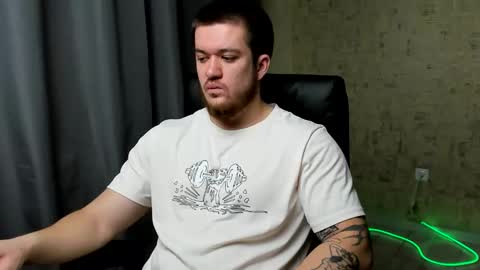 Snapshot of well_boy_ chatting on 02/05/26, 08:41 well_boy_ online show from 02/05/26, 08:41