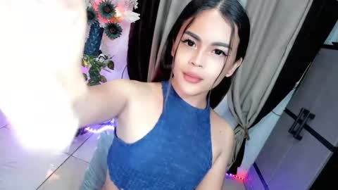 Snapshot of wellcumbabyxx chatting on 04/18/26, 09:59 Hi Im LOVIE Please dont forget to follow and thumbs up me online show from 04/18/26, 09:59