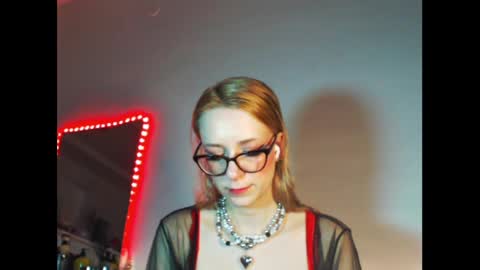 Snapshot of welliza chatting on 01/03/25, 11:23 Liza online show from 01/03/25, 11:23