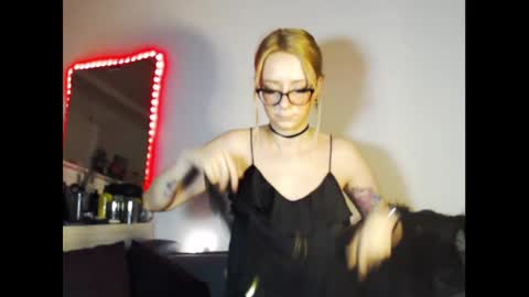 Snapshot of welliza chatting on 01/06/25, 12:37 Liza online show from 01/06/25, 12:37