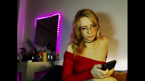 Snapshot of welliza chatting on 01/10/25, 12:17 Liza online show from 01/10/25, 12:17