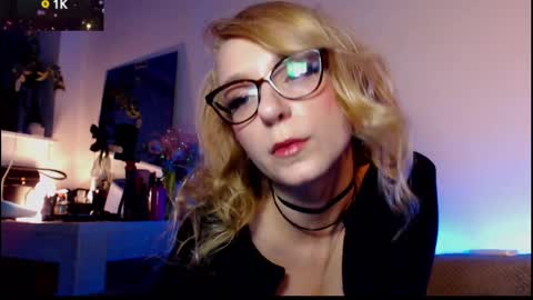 Snapshot of welliza chatting on 02/21/25, 10:04 Liza online show from 02/21/25, 10:04