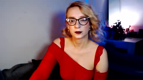 Snapshot of welliza chatting on 10/10/25, 11:37 Liza online show from 10/10/25, 11:37