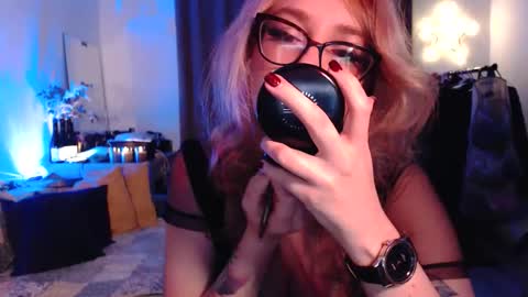 Snapshot of welliza chatting on 12/02/25, 09:32 Liza online show from 12/02/25, 09:32