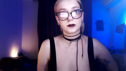 Snapshot of welliza chatting on 05/11/26, 12:27 Liza online show from 05/11/26, 12:27