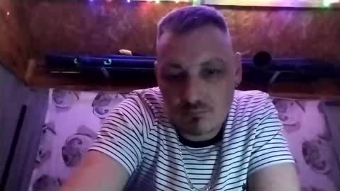 Snapshot of welshdragon37 chatting on 12/18/25, 02:12 Welshdragon37 online show from 12/18/25, 02:12