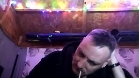 Snapshot of welshdragon37 chatting on 12/21/25, 11:45 Welshdragon37 online show from 12/21/25, 11:45