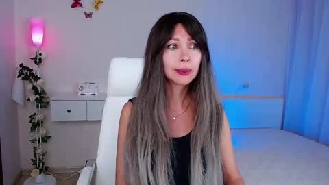 Wendi Foster online show from 09/24/25, 06:55