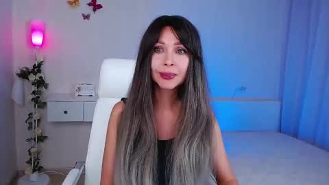 Wendi Foster online show from 10/07/25, 05:21