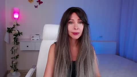 Wendi Foster online show from 10/23/25, 05:01