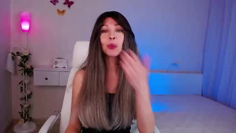 Snapshot of wendifoster chatting on 02/12/26, 07:31 Wendi Foster online show from 02/12/26, 07:31