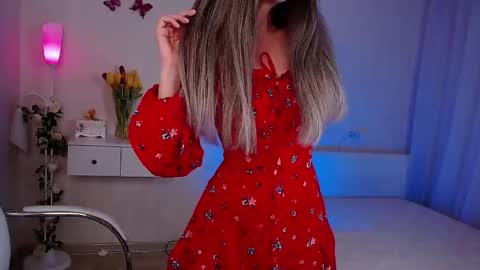 Snapshot of wendifoster chatting on 02/17/26, 07:42 Wendi Foster online show from 02/17/26, 07:42