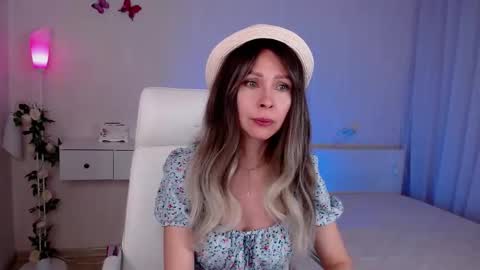 Snapshot of wendifoster chatting on 04/08/26, 08:53 Wendi Foster online show from 04/08/26, 08:53