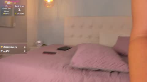 Snapshot of wendolyn_orange69_ chatting on 10/02/25, 02:35 Wendolyn online show from 10/02/25, 02:35