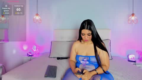 Snapshot of wendolyn_orange69_ chatting on 05/25/26, 02:45 Wendolyn online show from 05/25/26, 02:45