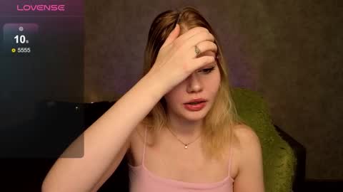 Snapshot of wendy_228 chatting on 10/13/25, 01:16 Wendy online show from 10/13/25, 01:16