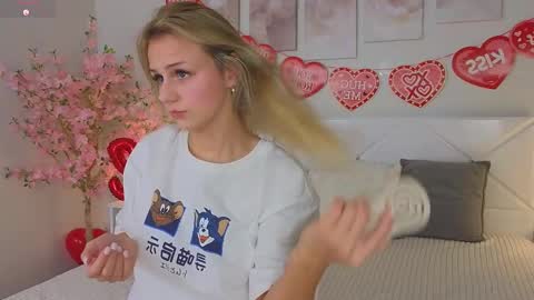 Im Wendy online show from 02/13/25, 03:39