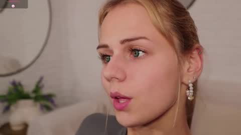 Im Wendy online show from 09/22/25, 09:17