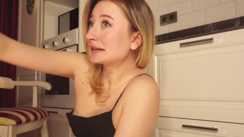 Daisy    online show from 12/03/24, 12:24