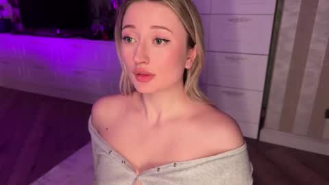 Daisy    online show from 02/03/25, 05:14