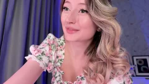 Daisy    online show from 10/20/25, 04:07